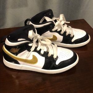 Boys Nike basketball shoes
